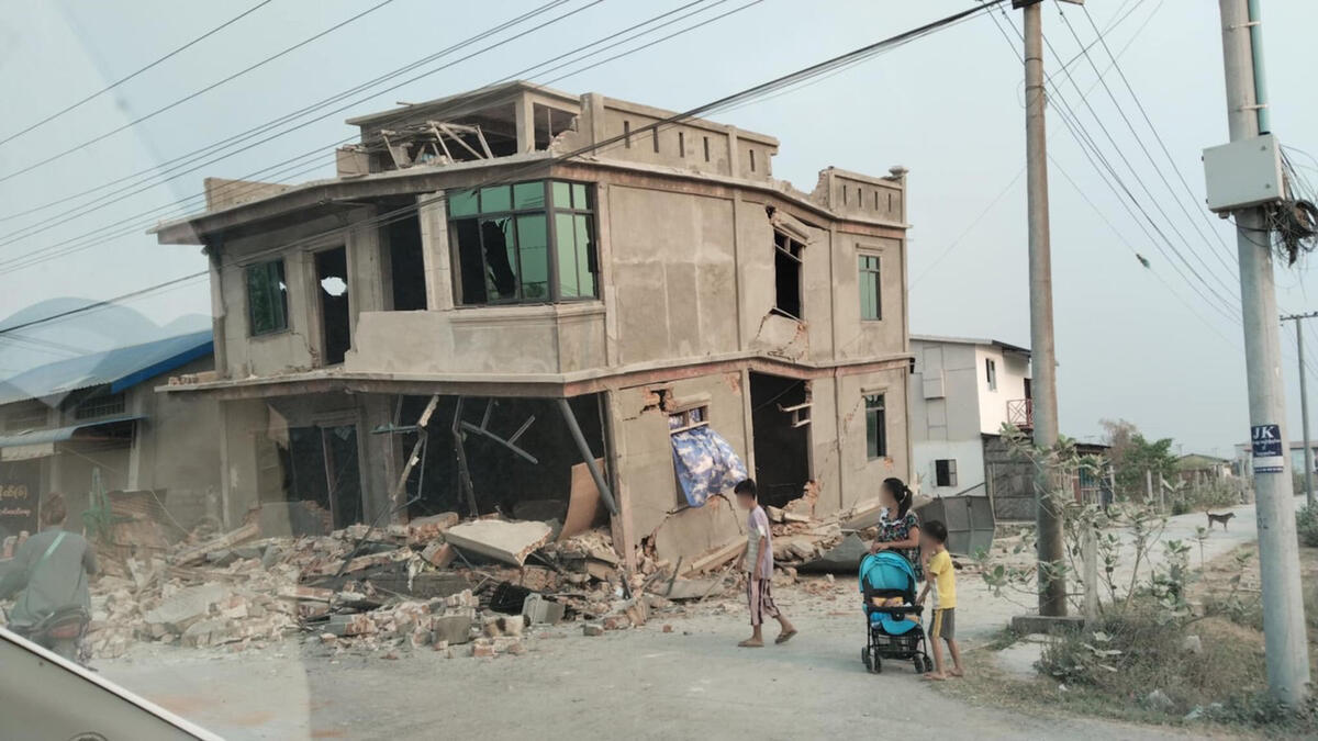 Emergenza bambini dopo il terremoto in Myanmar Image