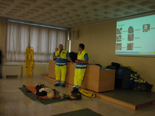 Aiutaci a formare nuovi soccorritori con i manichini per la rianimazione cardiopolmonare Image
