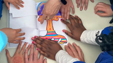 Come alberi in una foresta Image