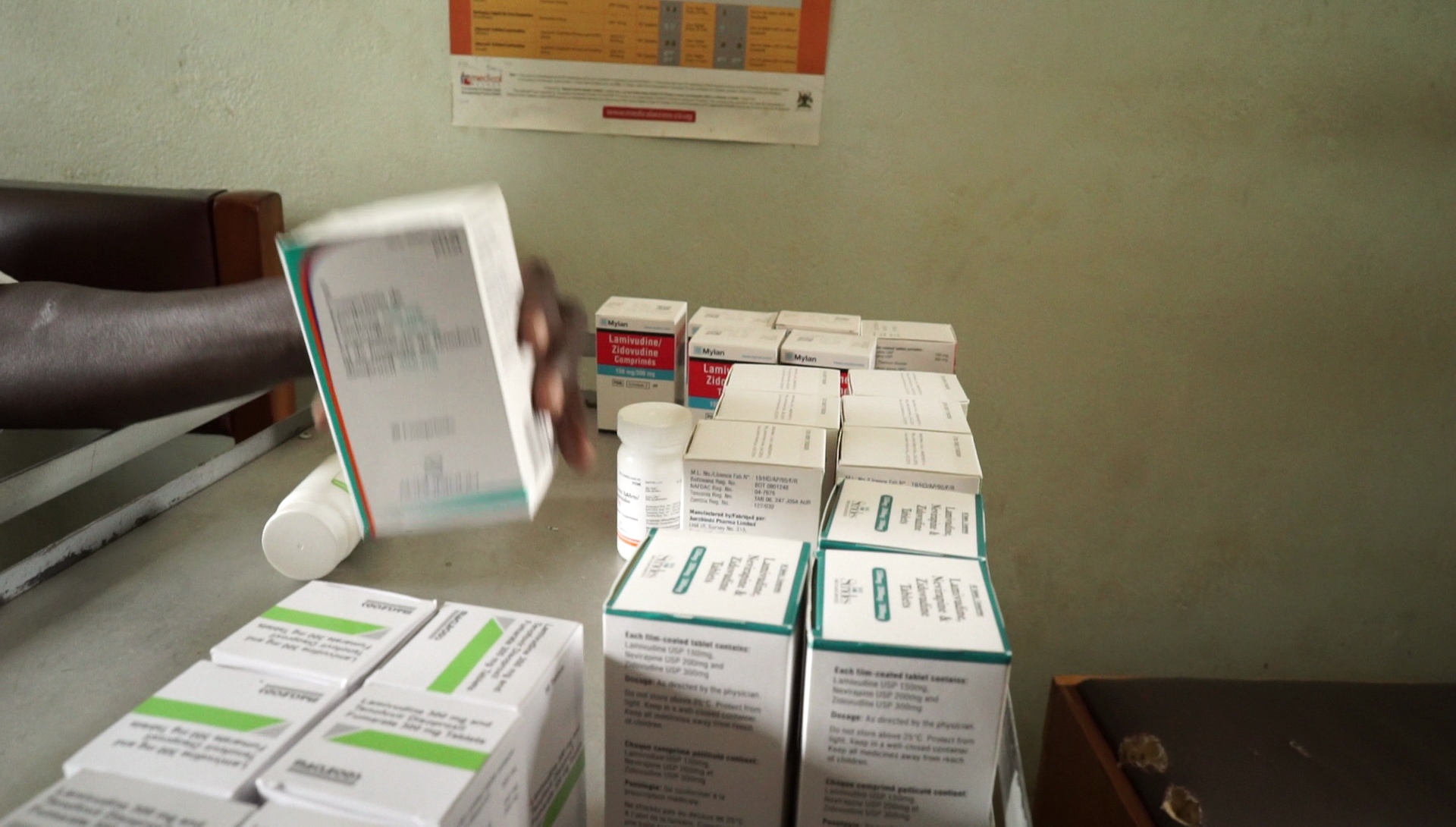 🎄 Pillole di solidarietà: una nuova farmacia per l’ospedale di Angal Image